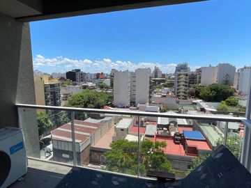 Monoambiente al frente con balcón aterrazado e increíble vista abierta