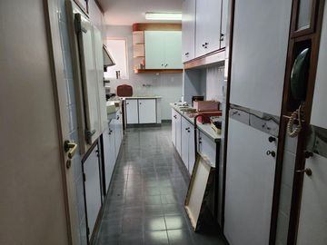 Semi Piso de 4 ambientes y dependencias, Balcón terraza, ,Estilo y Categoría