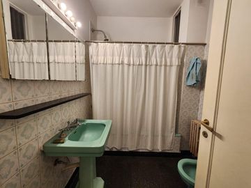 Semi Piso de 4 ambientes y dependencias, Balcón terraza, ,Estilo y Categoría