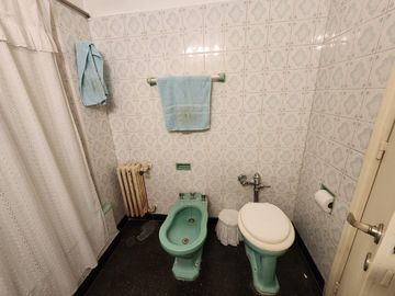Semi Piso de 4 ambientes y dependencias, Balcón terraza, ,Estilo y Categoría