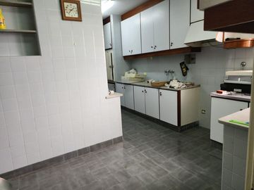 Semi Piso de 4 ambientes y dependencias, Balcón terraza, ,Estilo y Categoría