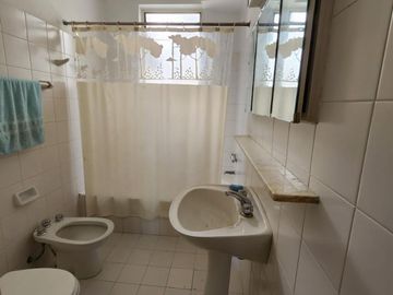 Semi Piso de 4 ambientes y dependencias, Balcón terraza, ,Estilo y Categoría