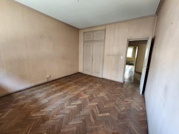 Semi Piso de 4 ambientes y dependencias, Balcón terraza, ,Estilo y Categoría