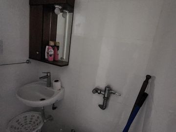 Semi Piso de 4 ambientes y dependencias, Balcón terraza, ,Estilo y Categoría