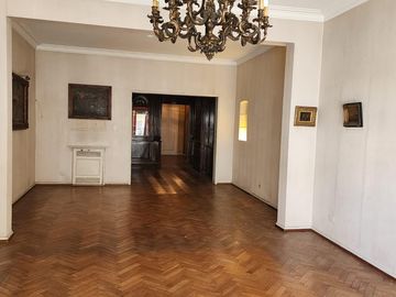 Semi Piso de 4 ambientes y dependencias, Balcón terraza, ,Estilo y Categoría