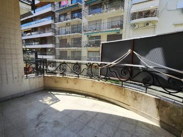 Semi Piso de 4 ambientes y dependencias, Balcón terraza, ,Estilo y Categoría
