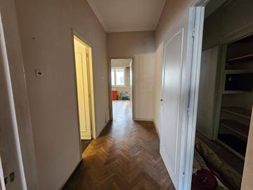 Semi Piso de 4 ambientes y dependencias, Balcón terraza, ,Estilo y Categoría
