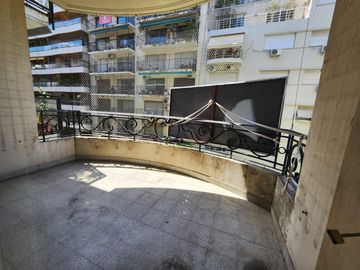 Semi Piso de 4 ambientes y dependencias, Balcón terraza, ,Estilo y Categoría