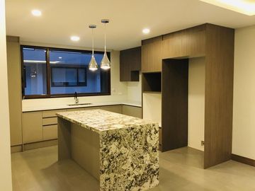 Venta casa Cumbayá Santa Inés 3 dormitorios