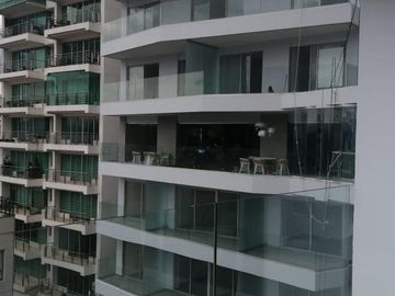 Venta Increíble Suite . Piso 4. Sector: González Suárez. Edif. Oh. SC