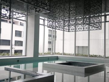 Venta Increíble Suite . Piso 4. Sector: González Suárez. Edif. Oh. SC