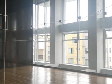 Venta Increíble Suite . Piso 4. Sector: González Suárez. Edif. Oh. SC