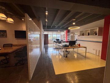 Venta oficina -estudio de grabación. Plaza del  Rancho