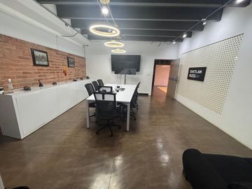 Venta oficina -estudio de grabación. Plaza del  Rancho