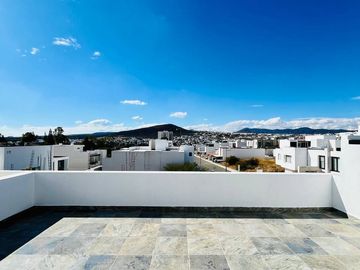 Preventa Casa Acabados Premium en Lomas de Juriquilla