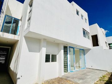 Preventa Casa Acabados Premium en Lomas de Juriquilla