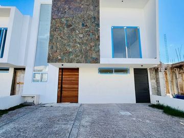 Preventa Casa Acabados Premium en Lomas de Juriquilla