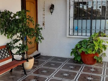 Se vende Amplia Casa En Maipú, 3d 2b Y 3 Estac