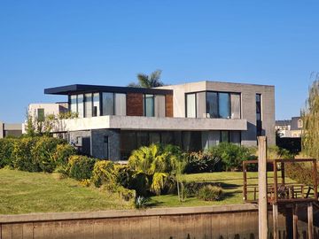 Casa - El Yacht