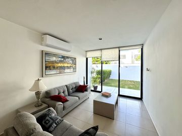 CASA EN VENTA MÉRIDA, CERCA DEL PERIFÉRICO