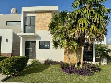 CASA EN VENTA MÉRIDA, CERCA DEL PERIFÉRICO