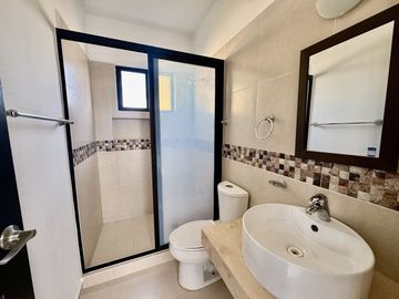 CASA EN VENTA MÉRIDA, CERCA DEL PERIFÉRICO