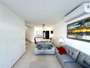 CASA EN VENTA MÉRIDA, CERCA DEL PERIFÉRICO
