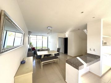 CASA EN VENTA MÉRIDA, CERCA DEL PERIFÉRICO
