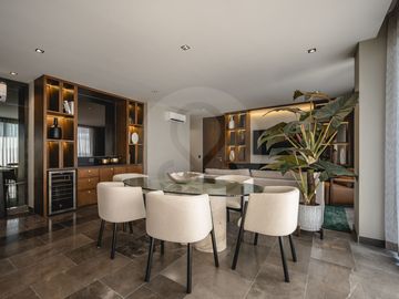 Predio para desarrollo vertical con licencia de uso de suelo Departamento en venta en Fraccionamiento Montebello