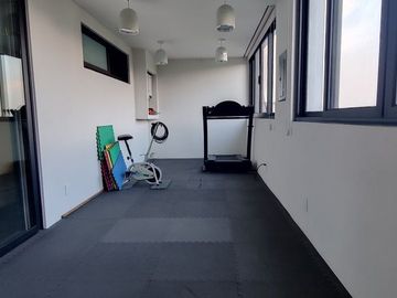 SE VENDE CASA REMODELADA EN BOSQUES DE LAS LOMAS (V)