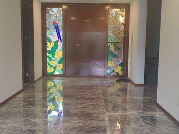 SE VENDE CASA REMODELADA EN BOSQUES DE LAS LOMAS (V)