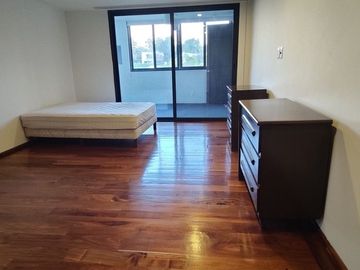 SE VENDE CASA REMODELADA EN BOSQUES DE LAS LOMAS (V)