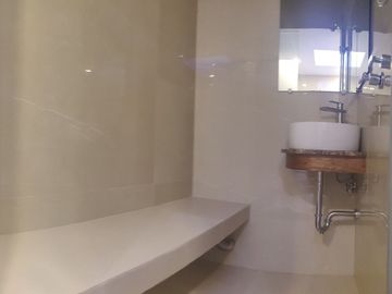 SE VENDE CASA REMODELADA EN BOSQUES DE LAS LOMAS (V)