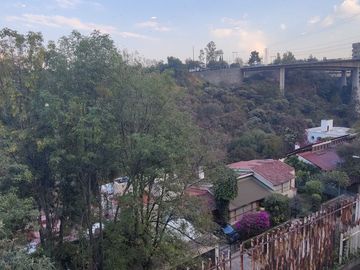 SE VENDE CASA REMODELADA EN BOSQUES DE LAS LOMAS (V)