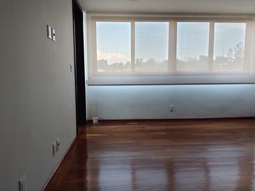 SE VENDE CASA REMODELADA EN BOSQUES DE LAS LOMAS (V)