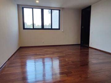 SE VENDE CASA REMODELADA EN BOSQUES DE LAS LOMAS (V)