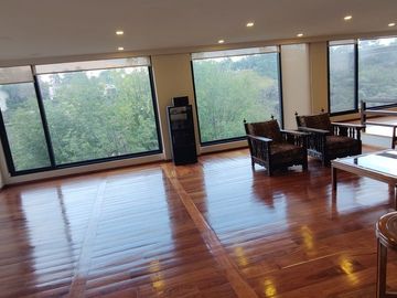 SE VENDE CASA REMODELADA EN BOSQUES DE LAS LOMAS (V)