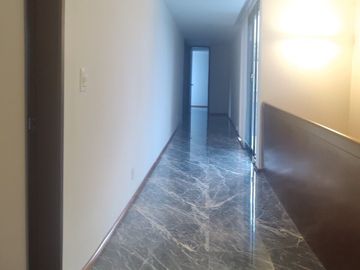 SE VENDE CASA REMODELADA EN BOSQUES DE LAS LOMAS (V)