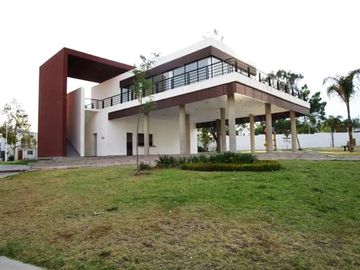 Casa con alberca en Bellaterra Coto Fronda