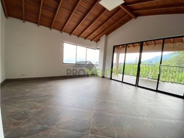 Casa en venta en Envigado Loma del Escobero