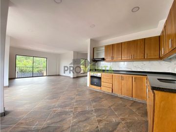 Casa en venta en Envigado Loma del Escobero
