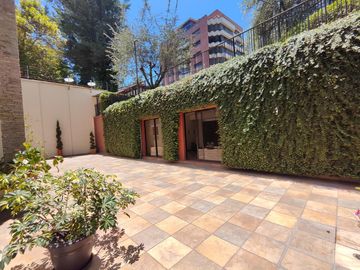 Departamento Dúplex en Venta en Bellavista, Quito