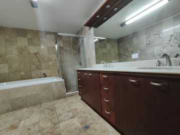 Departamento Dúplex en Venta en Bellavista, Quito