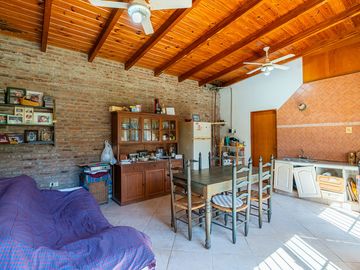 CASA EN VENTA EN FUNES