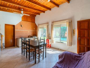 CASA EN VENTA EN FUNES