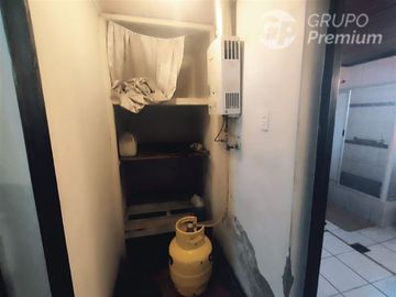 Casa en Venta en Sarento Aldea / Casa en venta 4 Dormitorios 3 Baños Local Comercial. Galpon y 10 Estacionamientos en El Bosque