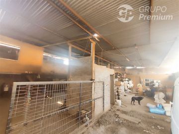 Casa en Venta en Sarento Aldea / Casa en venta 4 Dormitorios 3 Baños Local Comercial. Galpon y 10 Estacionamientos en El Bosque