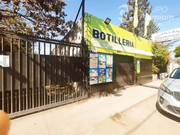 Casa en Venta en Sarento Aldea / Casa en venta 4 Dormitorios 3 Baños Local Comercial. Galpon y 10 Estacionamientos en El Bosque
