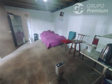 Casa en Venta en Sarento Aldea / Casa en venta 4 Dormitorios 3 Baños Local Comercial. Galpon y 10 Estacionamientos en El Bosque