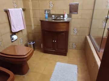 VENTA CASA 4 AMBIENTES VILLA LUZURIAGA PERMUTA